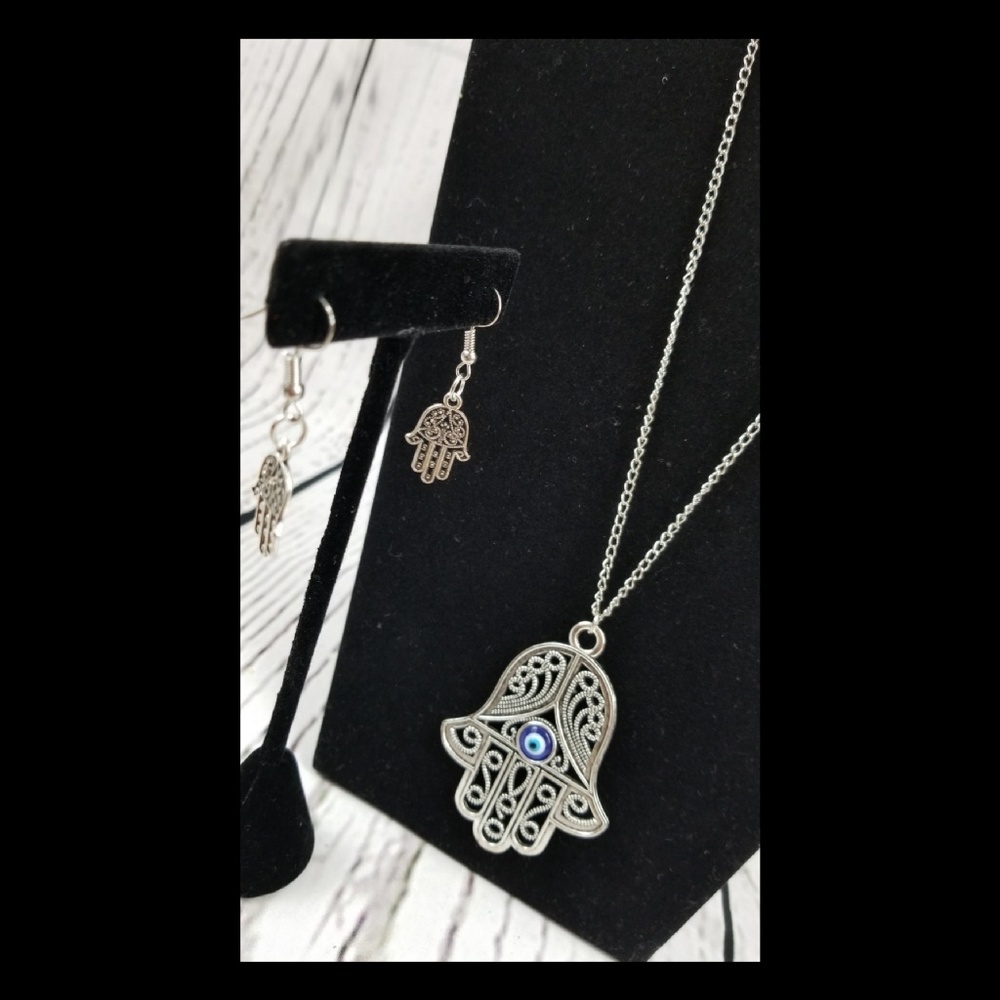 Hamsa Symbol Necklace & Earring Set